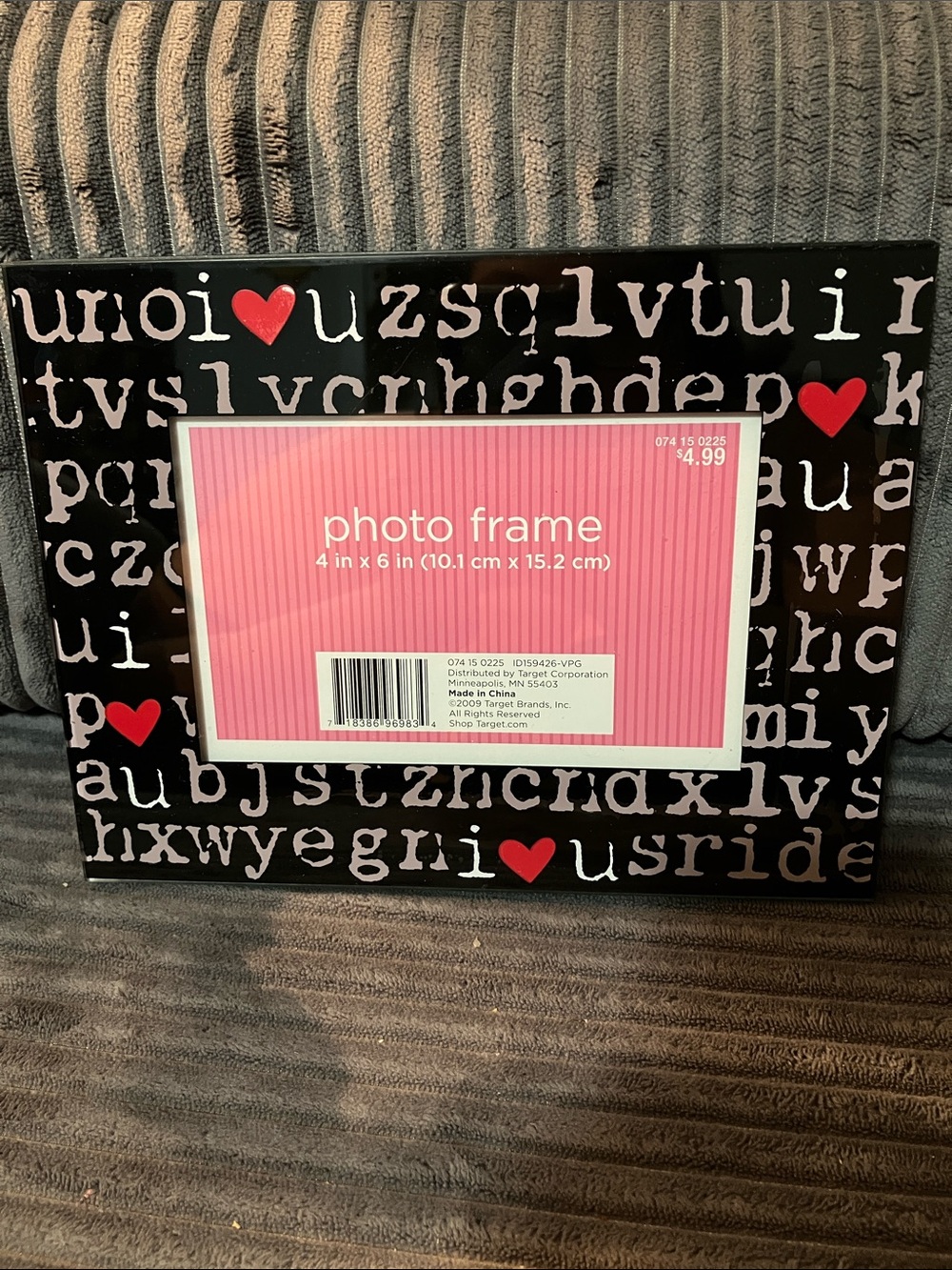6/$15 Target “I ❤️ U” Black Alphabet Photo Frame with Red Heart Accents 4x6